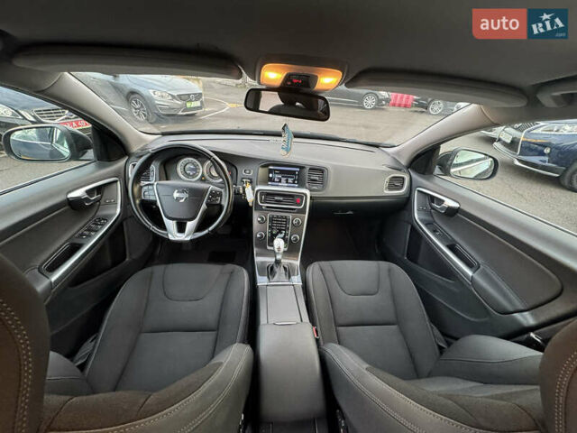 Черный Вольво B60, объемом двигателя 1.98 л и пробегом 235 тыс. км за 13000 $, фото 31 на Automoto.ua