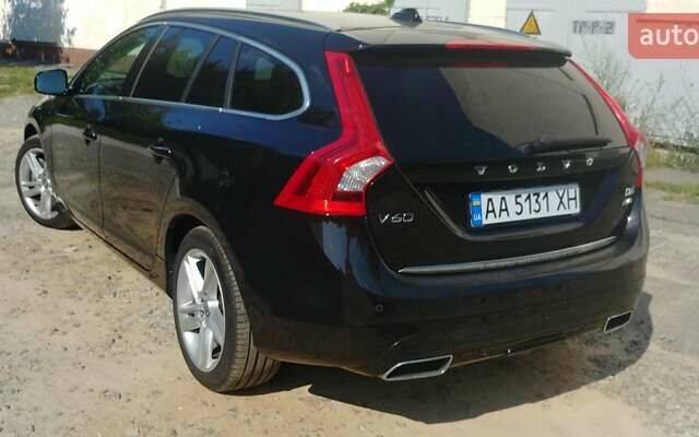 Черный Вольво B60, объемом двигателя 2.4 л и пробегом 235 тыс. км за 13200 $, фото 1 на Automoto.ua
