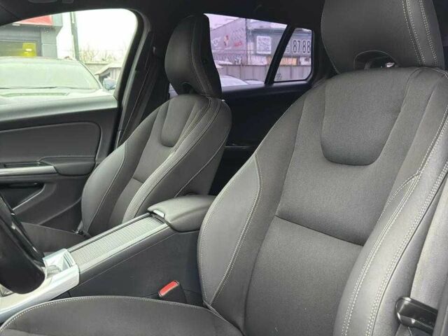 Черный Вольво B60, объемом двигателя 2 л и пробегом 243 тыс. км за 14500 $, фото 23 на Automoto.ua