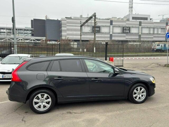 Черный Вольво B60, объемом двигателя 2 л и пробегом 243 тыс. км за 14500 $, фото 7 на Automoto.ua