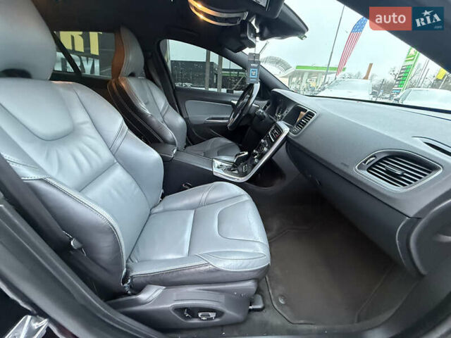 Чорний Вольво B60, об'ємом двигуна 2.4 л та пробігом 260 тис. км за 14900 $, фото 17 на Automoto.ua