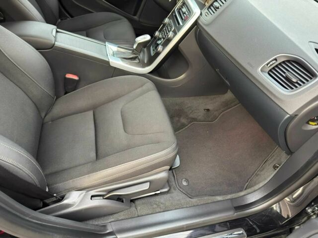 Черный Вольво B60, объемом двигателя 2 л и пробегом 235 тыс. км за 13000 $, фото 21 на Automoto.ua