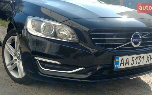 Черный Вольво B60, объемом двигателя 2.4 л и пробегом 235 тыс. км за 13200 $, фото 3 на Automoto.ua