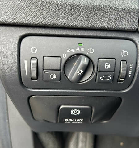 Черный Вольво B60, объемом двигателя 1.6 л и пробегом 270 тыс. км за 9600 $, фото 29 на Automoto.ua