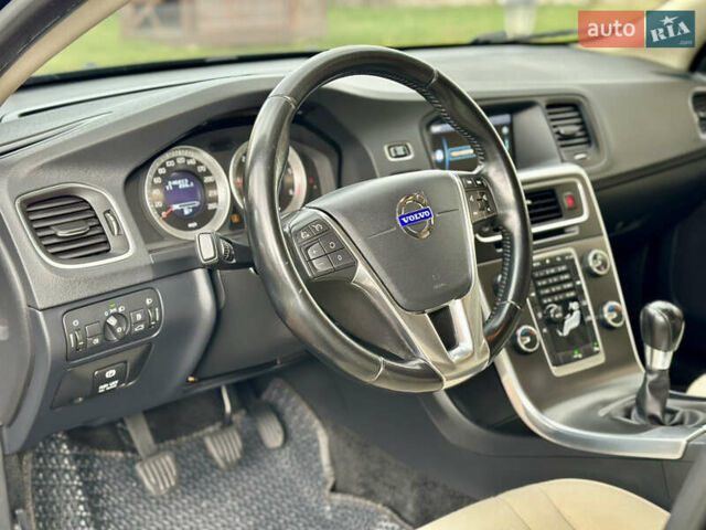 Черный Вольво B60, объемом двигателя 1.56 л и пробегом 240 тыс. км за 12490 $, фото 20 на Automoto.ua