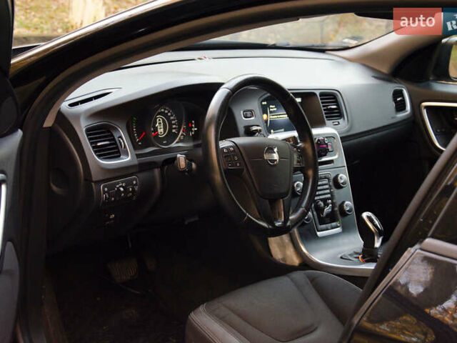 Чорний Вольво B60, об'ємом двигуна 1.98 л та пробігом 247 тис. км за 12300 $, фото 5 на Automoto.ua