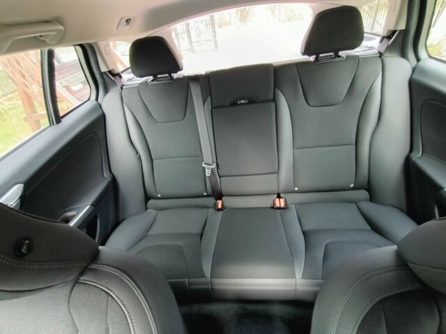 Черный Вольво B60, объемом двигателя 1.6 л и пробегом 210 тыс. км за 11500 $, фото 6 на Automoto.ua