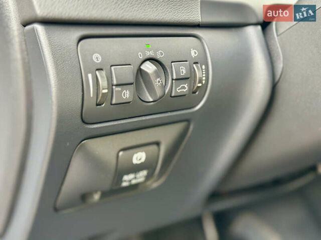 Черный Вольво B60, объемом двигателя 1.56 л и пробегом 240 тыс. км за 12490 $, фото 19 на Automoto.ua