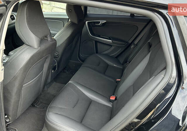 Чорний Вольво B60, об'ємом двигуна 1.6 л та пробігом 270 тис. км за 9600 $, фото 15 на Automoto.ua