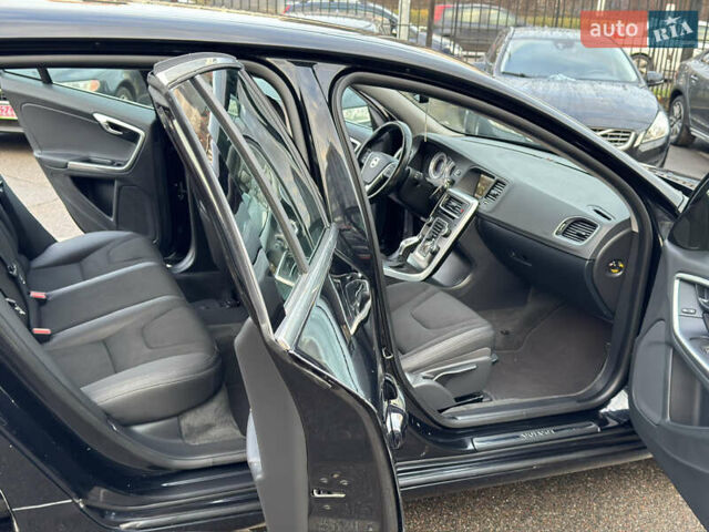 Черный Вольво B60, объемом двигателя 1.98 л и пробегом 235 тыс. км за 13000 $, фото 14 на Automoto.ua