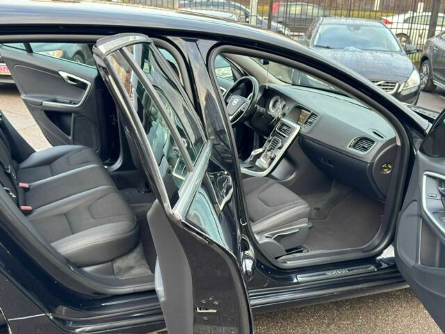 Черный Вольво B60, объемом двигателя 2 л и пробегом 235 тыс. км за 13000 $, фото 13 на Automoto.ua