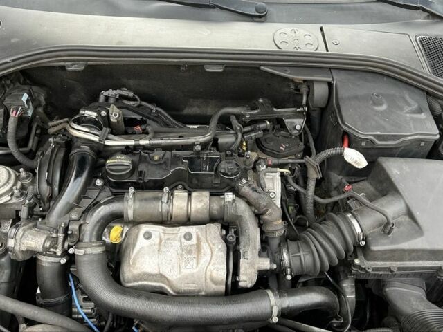 Черный Вольво B60, объемом двигателя 1.6 л и пробегом 270 тыс. км за 9600 $, фото 20 на Automoto.ua