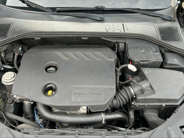 Черный Вольво B60, объемом двигателя 1.6 л и пробегом 270 тыс. км за 9600 $, фото 18 на Automoto.ua