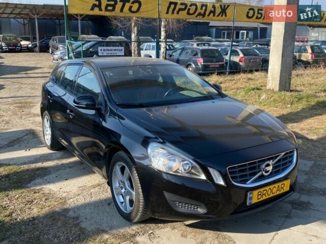 Черный Вольво B60, объемом двигателя 1.6 л и пробегом 290 тыс. км за 9999 $, фото 1 на Automoto.ua