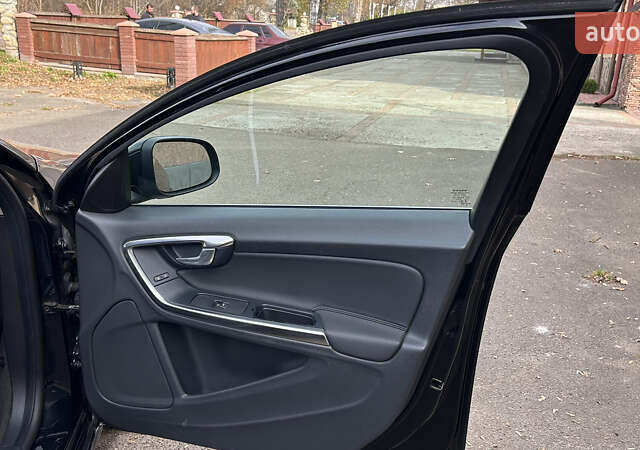 Черный Вольво B60, объемом двигателя 1.6 л и пробегом 270 тыс. км за 9600 $, фото 23 на Automoto.ua