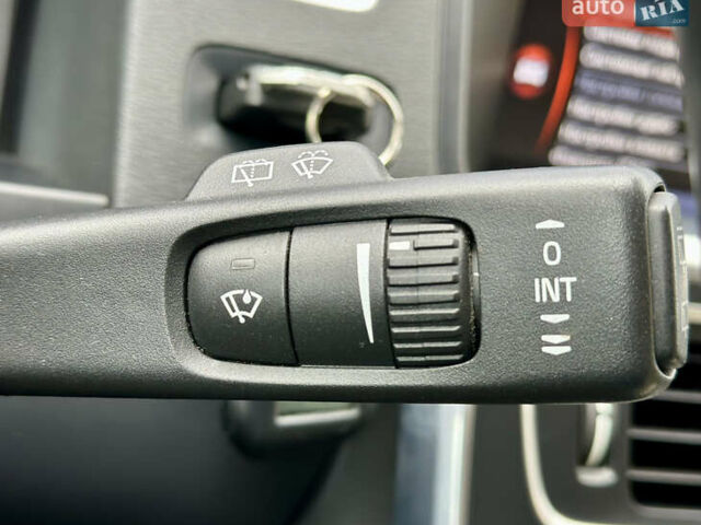 Черный Вольво B60, объемом двигателя 1.56 л и пробегом 240 тыс. км за 12490 $, фото 24 на Automoto.ua