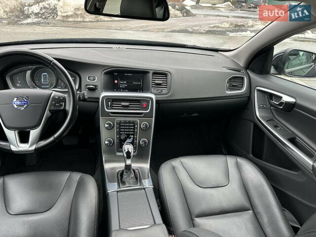 Чорний Вольво B60, об'ємом двигуна 2 л та пробігом 198 тис. км за 14600 $, фото 60 на Automoto.ua