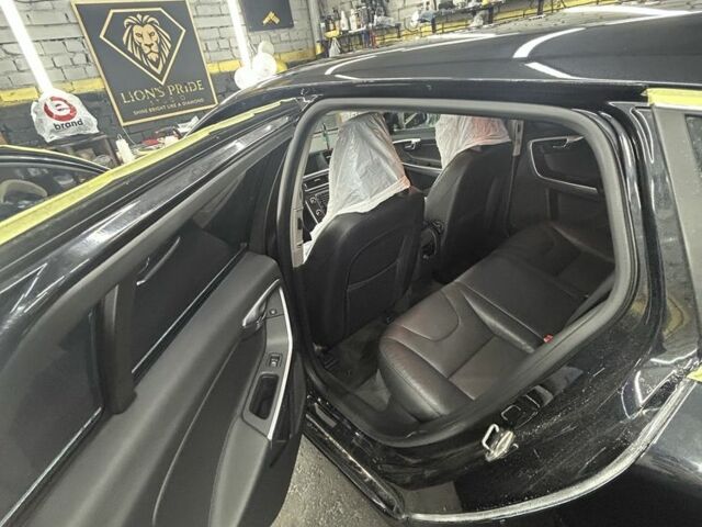 Черный Вольво B60, объемом двигателя 2 л и пробегом 188 тыс. км за 370 $, фото 18 на Automoto.ua