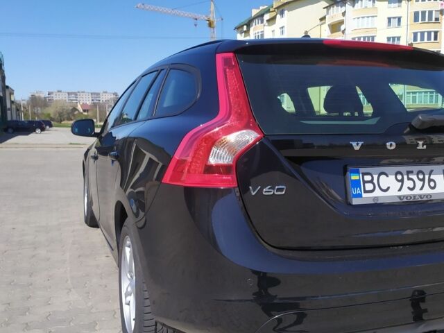 Черный Вольво B60, объемом двигателя 0 л и пробегом 200 тыс. км за 12900 $, фото 1 на Automoto.ua