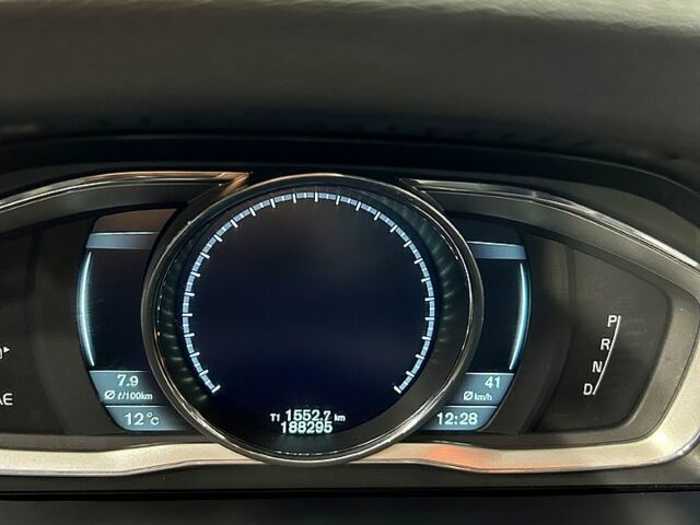 Черный Вольво B60, объемом двигателя 1.9 л и пробегом 188 тыс. км за 15500 $, фото 6 на Automoto.ua