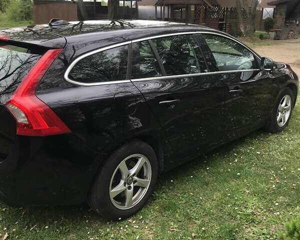 Черный Вольво B60, объемом двигателя 1.56 л и пробегом 292 тыс. км за 10500 $, фото 10 на Automoto.ua