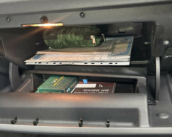 Черный Вольво B60, объемом двигателя 1.97 л и пробегом 261 тыс. км за 15500 $, фото 26 на Automoto.ua