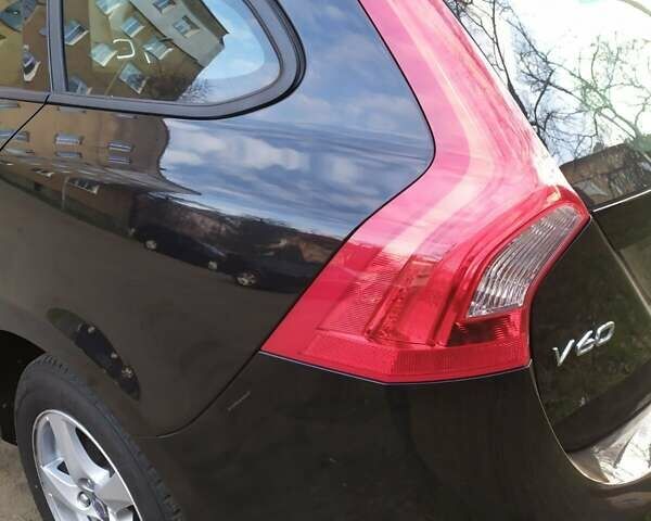 Черный Вольво B60, объемом двигателя 1.6 л и пробегом 210 тыс. км за 12900 $, фото 17 на Automoto.ua