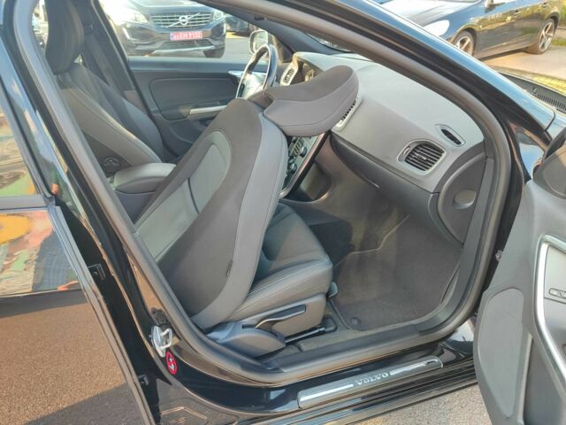 Черный Вольво B60, объемом двигателя 2 л и пробегом 267 тыс. км за 14200 $, фото 16 на Automoto.ua