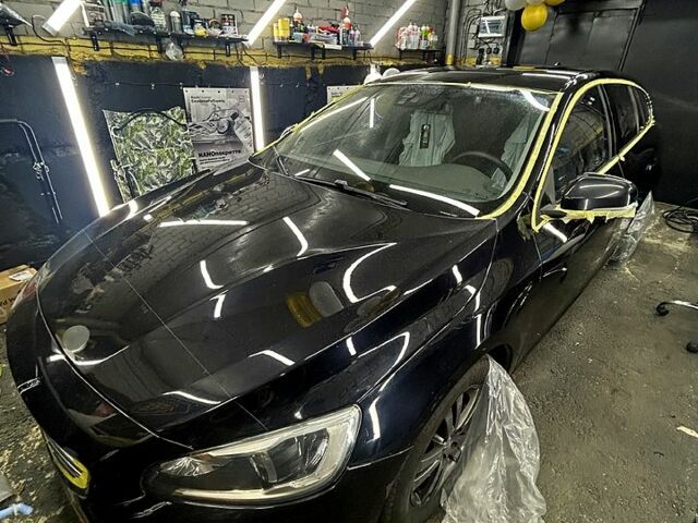 Черный Вольво B60, объемом двигателя 1.9 л и пробегом 188 тыс. км за 15500 $, фото 10 на Automoto.ua