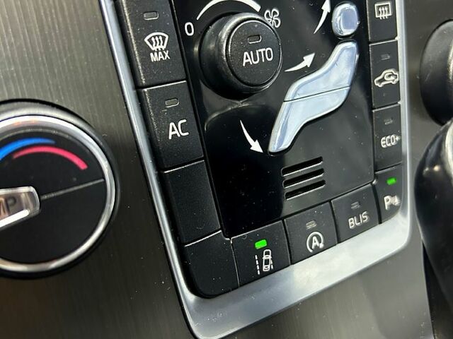 Черный Вольво B60, объемом двигателя 1.9 л и пробегом 188 тыс. км за 15500 $, фото 7 на Automoto.ua