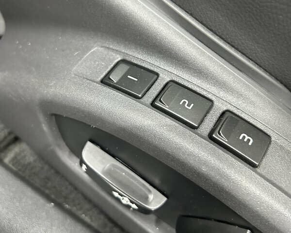 Черный Вольво B60, объемом двигателя 1.97 л и пробегом 261 тыс. км за 15500 $, фото 27 на Automoto.ua