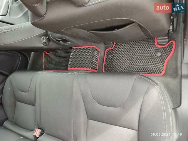 Черный Вольво B60, объемом двигателя 1.6 л и пробегом 210 тыс. км за 12900 $, фото 35 на Automoto.ua