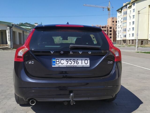 Черный Вольво B60, объемом двигателя 0 л и пробегом 200 тыс. км за 12900 $, фото 2 на Automoto.ua