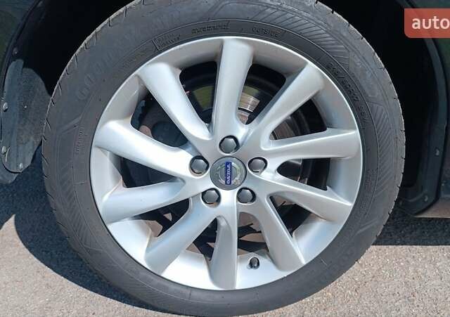 Вольво B60 2014 у Житомирі на Automoto.ua Чорний Вольво B60, об'ємом двигуна 2 л та пробігом 350 тис. км за 12899 $, фото 8 на Automoto.ua