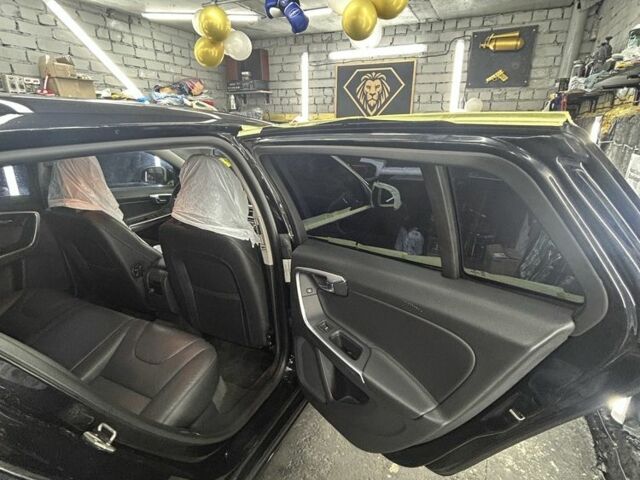 Черный Вольво B60, объемом двигателя 2 л и пробегом 188 тыс. км за 370 $, фото 16 на Automoto.ua