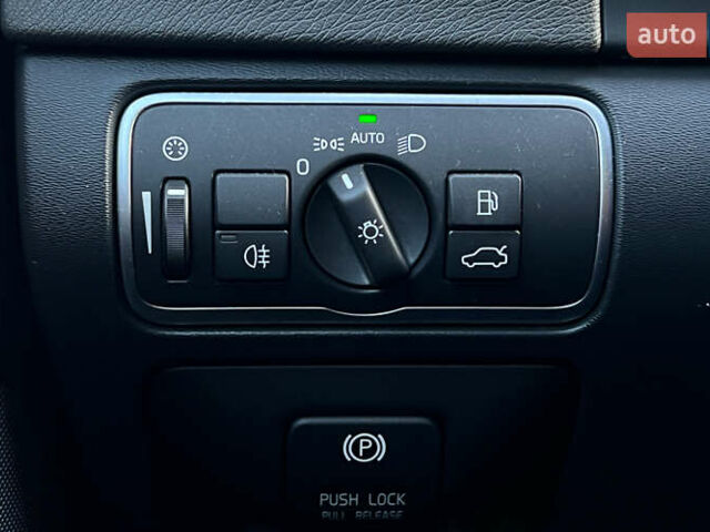 Чорний Вольво B60, об'ємом двигуна 2.4 л та пробігом 273 тис. км за 16900 $, фото 18 на Automoto.ua