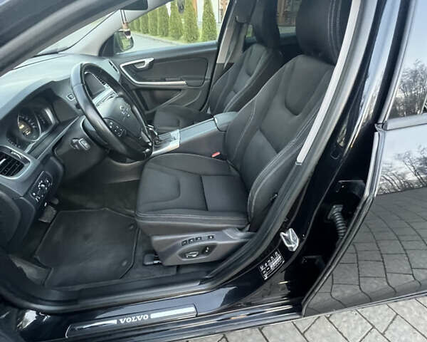 Черный Вольво B60, объемом двигателя 2.4 л и пробегом 235 тыс. км за 15290 $, фото 22 на Automoto.ua