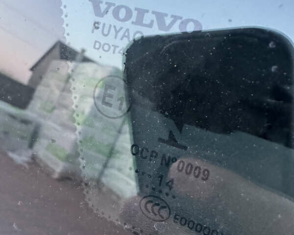 Черный Вольво B60, объемом двигателя 2.4 л и пробегом 249 тыс. км за 14000 $, фото 9 на Automoto.ua