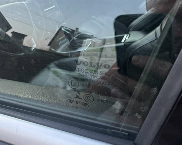 Черный Вольво B60, объемом двигателя 2.4 л и пробегом 249 тыс. км за 14000 $, фото 6 на Automoto.ua