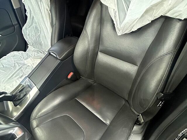 Черный Вольво B60, объемом двигателя 1.9 л и пробегом 188 тыс. км за 15500 $, фото 4 на Automoto.ua