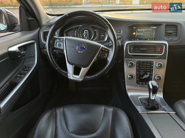 Черный Вольво B60, объемом двигателя 2 л и пробегом 290 тыс. км за 14750 $, фото 22 на Automoto.ua