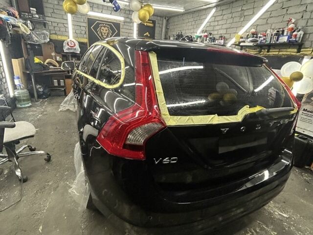 Черный Вольво B60, объемом двигателя 2 л и пробегом 188 тыс. км за 370 $, фото 13 на Automoto.ua