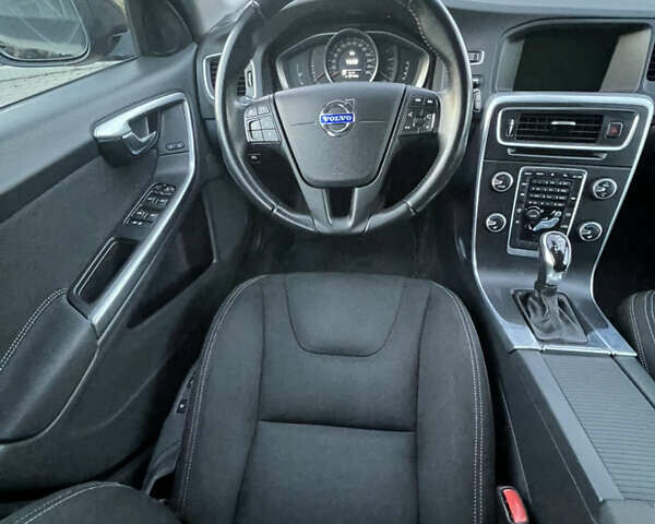 Черный Вольво B60, объемом двигателя 2.4 л и пробегом 235 тыс. км за 15290 $, фото 15 на Automoto.ua