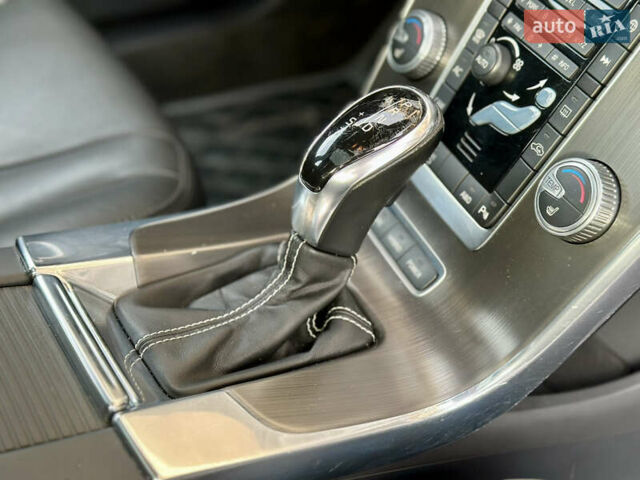 Чорний Вольво B60, об'ємом двигуна 2.4 л та пробігом 230 тис. км за 14990 $, фото 38 на Automoto.ua