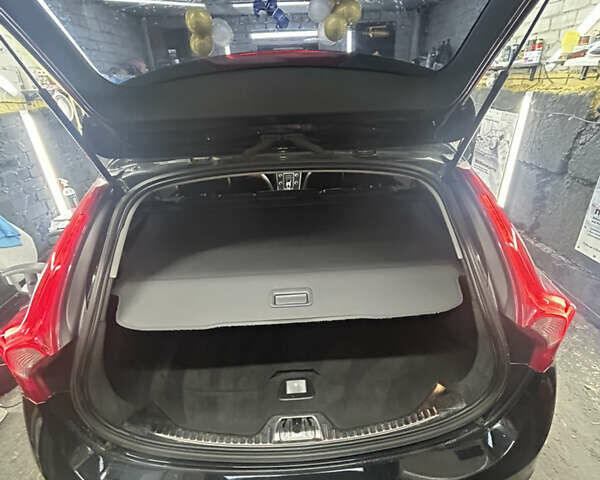 Черный Вольво B60, объемом двигателя 1.97 л и пробегом 261 тыс. км за 15500 $, фото 19 на Automoto.ua