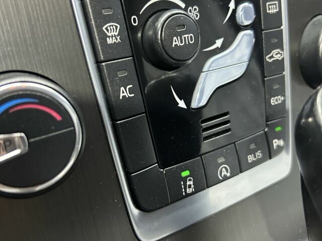 Черный Вольво B60, объемом двигателя 2 л и пробегом 188 тыс. км за 370 $, фото 4 на Automoto.ua