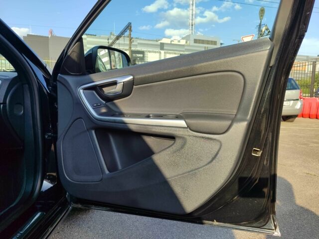 Черный Вольво B60, объемом двигателя 2 л и пробегом 267 тыс. км за 14200 $, фото 15 на Automoto.ua