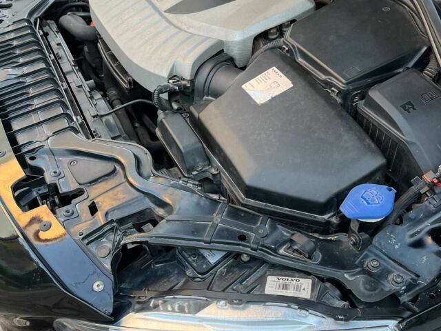 Черный Вольво B60, объемом двигателя 2.4 л и пробегом 290 тыс. км за 13894 $, фото 3 на Automoto.ua