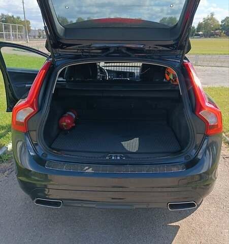 Вольво B60 2014 у Житомирі на Automoto.ua Чорний Вольво B60, об'ємом двигуна 2 л та пробігом 350 тис. км за 12899 $, фото 10 на Automoto.ua