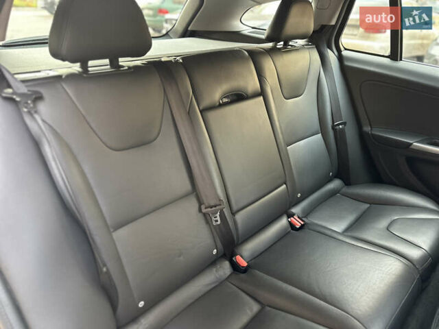 Чорний Вольво B60, об'ємом двигуна 2.4 л та пробігом 230 тис. км за 14990 $, фото 45 на Automoto.ua